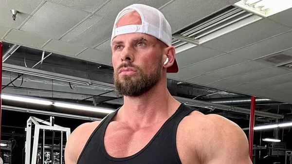 Joey Swoll height and muscular physique during gym workout